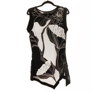 Frank Lyman Design Black and White Floral Top